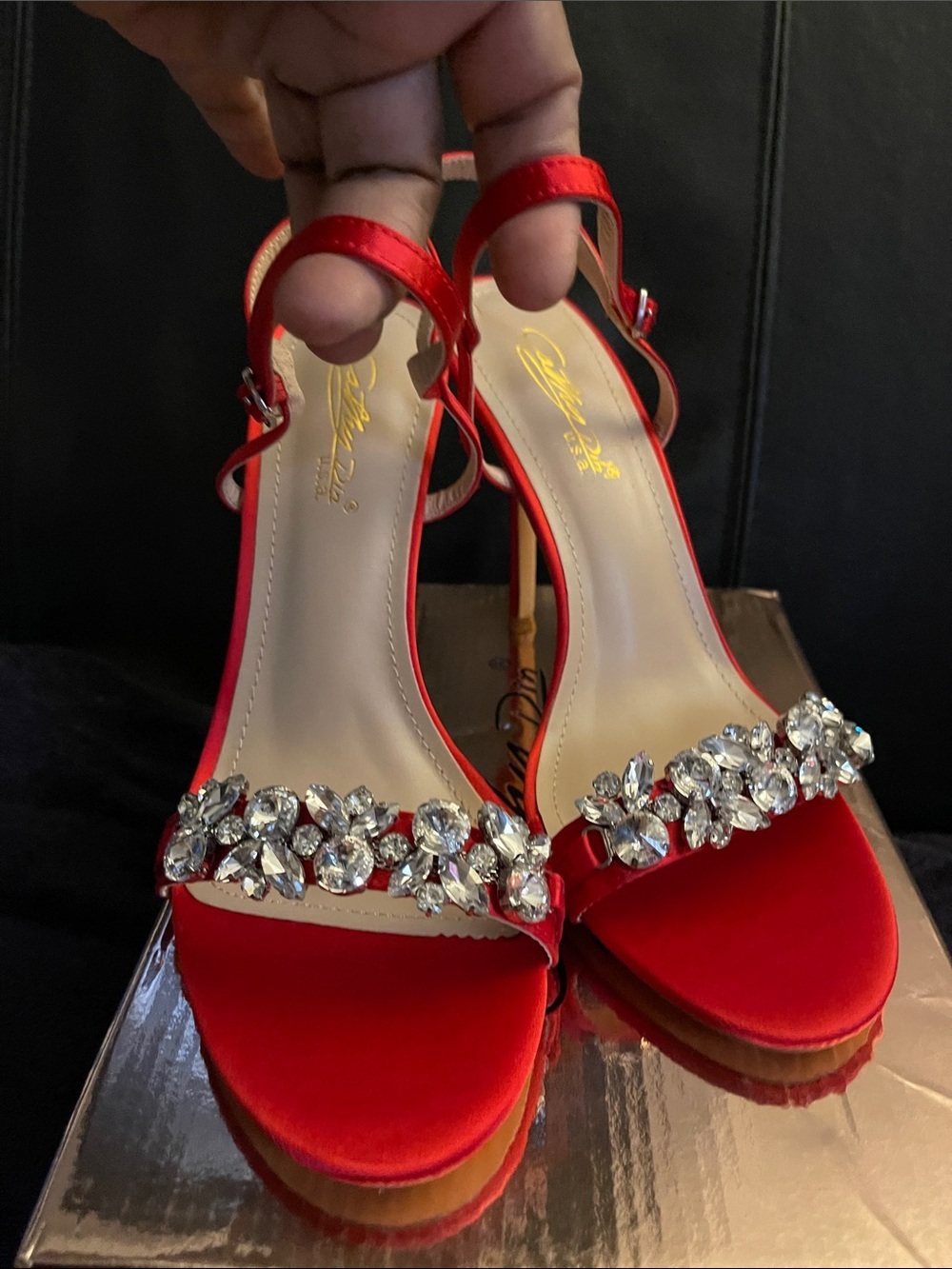 Cathy Din Women’s 4.5” Red Crystal Embellished Ankle Strap Sandals Sz 9 NWB - Picture 6 of 16